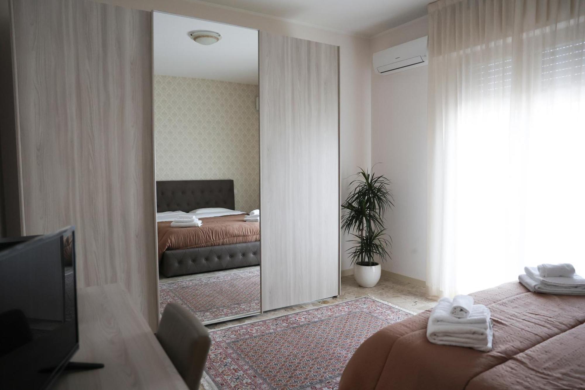 Blancohouse - Berto Luxury Rimini Centro Storico Apartment Exterior foto